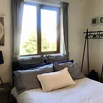 Charming, Modern Masonette In Heart Of River Town Appartement *