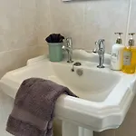 Charming, Modern Masonette In Heart Of River Town * Фермой