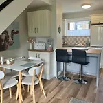 Charming, Modern Masonette In Heart Of River Town *