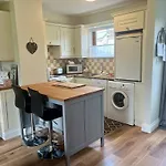 Charming, Modern Masonette In Heart Of River Town * Фермой