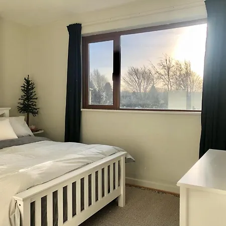 Charming, Modern Masonette In Heart Of River Town Apartment *