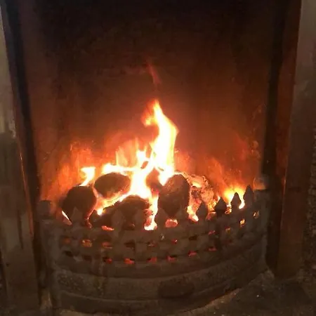 Charming, Modern Masonette In Heart Of River Town *