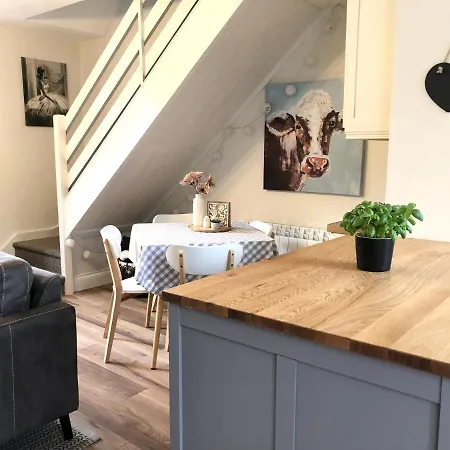 Charming, Modern Masonette In Heart Of River Town Fermoy