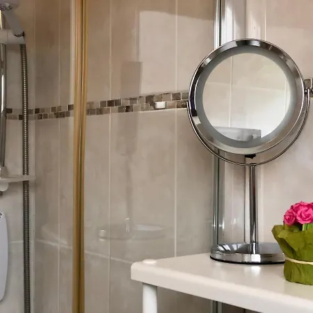 Charming, Modern Masonette In Heart Of River Town Apartment Fermoy