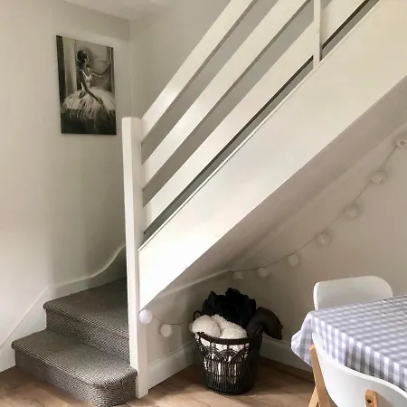 Charming, Modern Masonette In Heart Of River Town Apartment