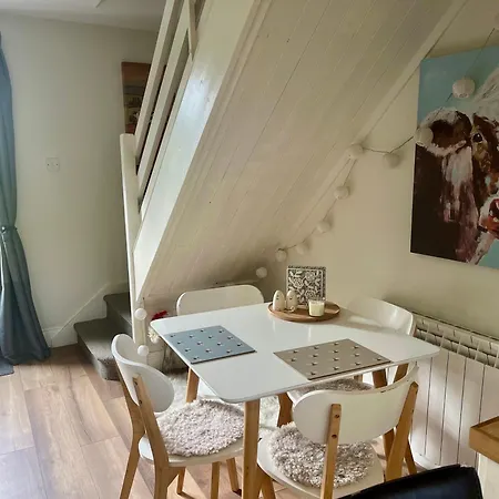 Charming, Modern Masonette In Heart Of River Town Apartman Fermoy
